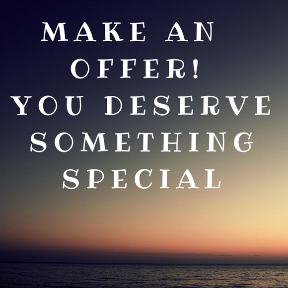 Meet your Poshers, Sara and Kristin - Picture 2 of 7